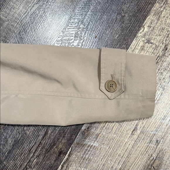 London Fog Light Tan Trench Coat - Picture 4 of 9